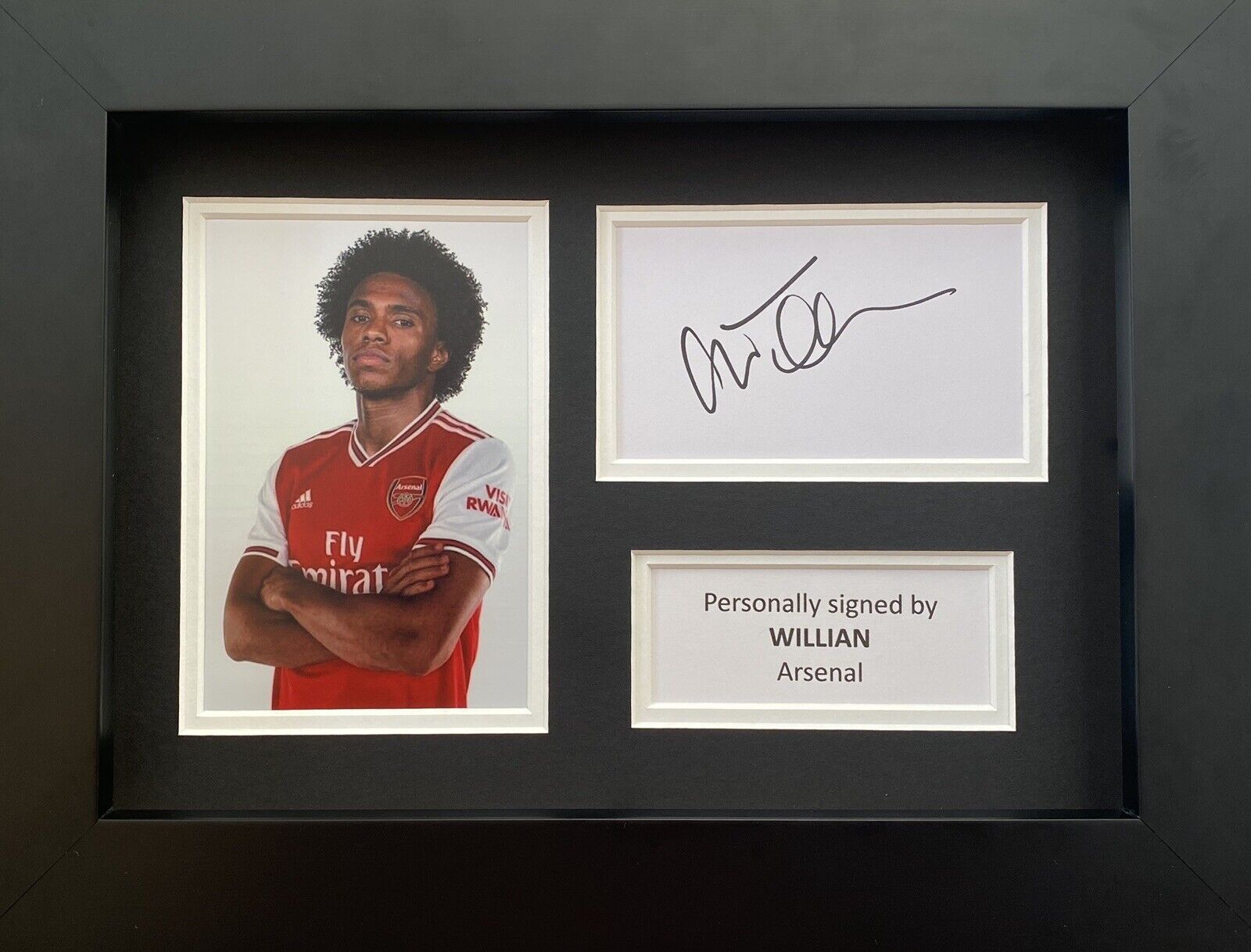 Willian Genuine Hand Signed White Card In A4 Arsenal Frame Display