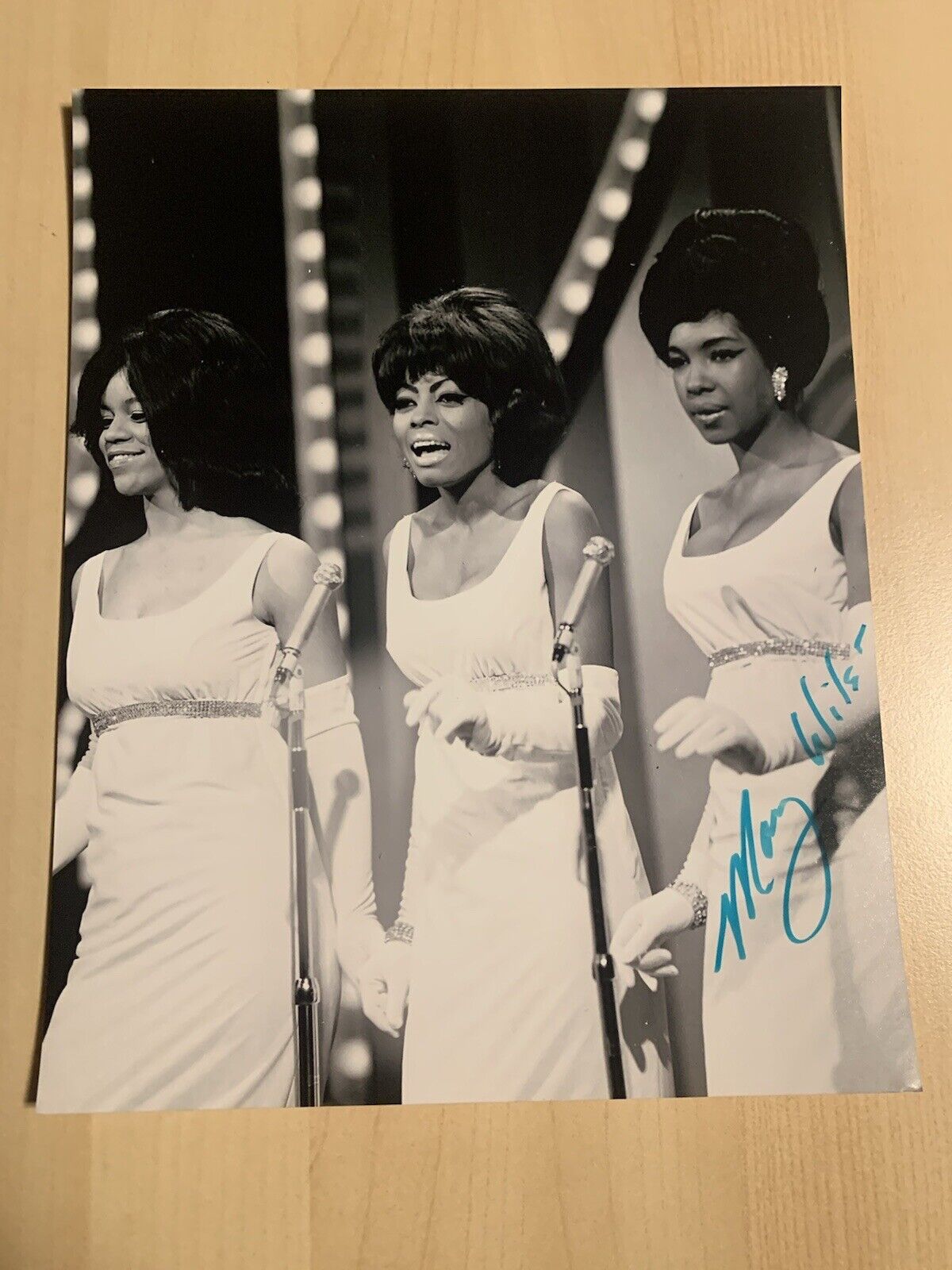 MARY WILSON HAND SIGNED 8x10 Photo Poster painting AUTOGRAPHED THE SUPREMES SINGER VERY RARE COA