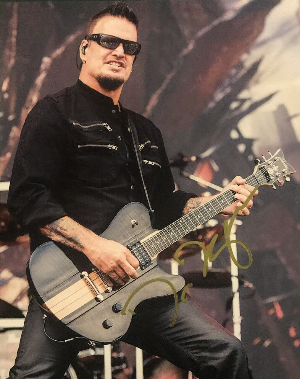 DAN DONEGAN SIGNED 8x10 Photo Poster painting DISTURBED GUITARIST AUTHENTIC AUTOGRAPH COA