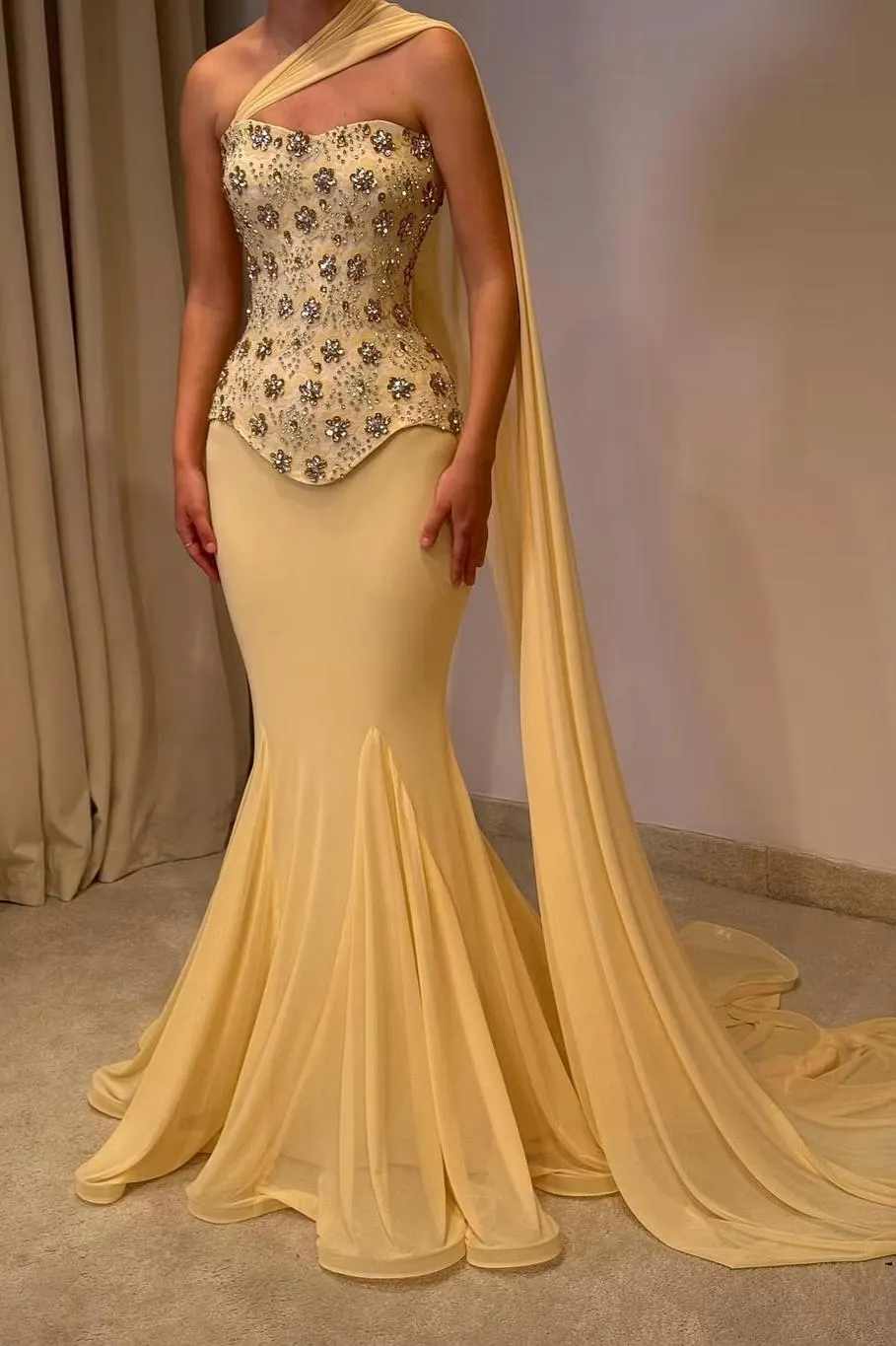 Charming Sweetheart Sleeveless Strapless Scarf Long Mermaid Prom Dress With Rhinestones | DB0184 Wellcucu