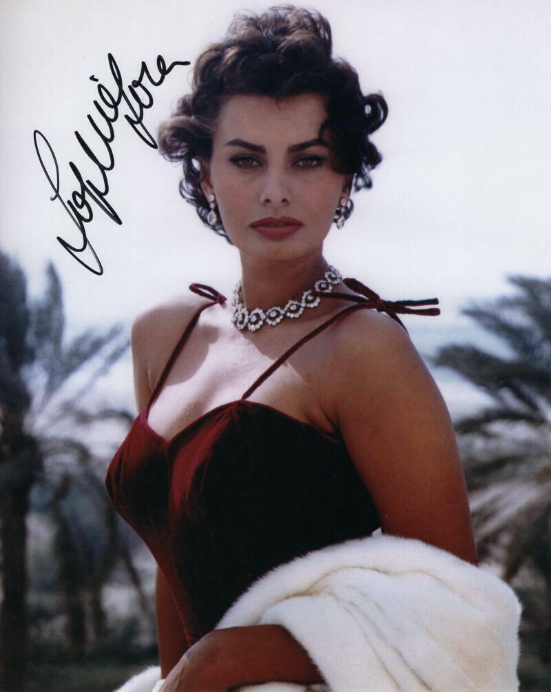 SOPHIA LOREN SIGNED AUTOGRAPH 8X10 Photo Poster painting - BEAUTIFUL HOLLYWOOD LEGEND, TWO WOMEN