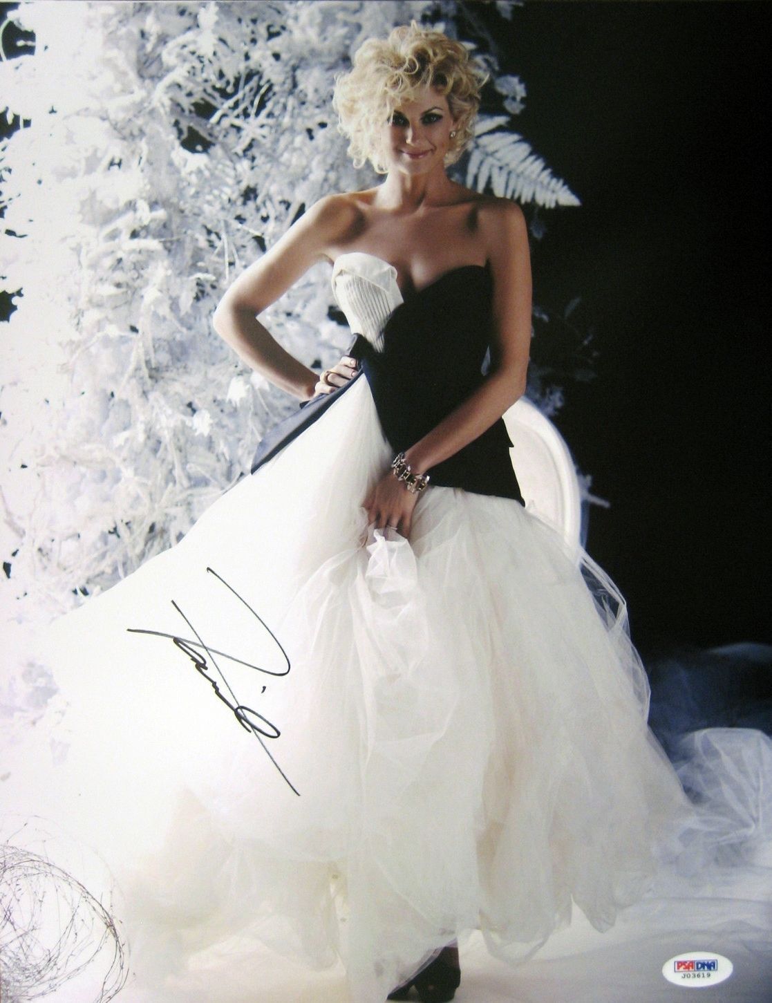 Faith Hill Signed Authentic Autographed 11x14 Photo Poster painting (PSA/DNA) #J03619