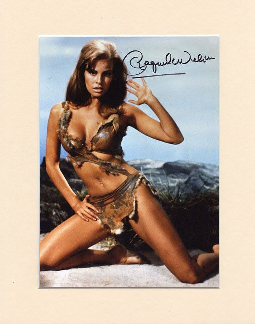 RAQUEL WELCH ONE MILLION YEARS B.C. PP 10X8 MOUNTED SIGNED AUTOGRAPH Photo Poster painting