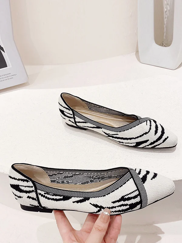 Zebra-Stripe V-Cut Split-Joint Pointed-Toe Hollow Contrast Color Flats Flat Shoes