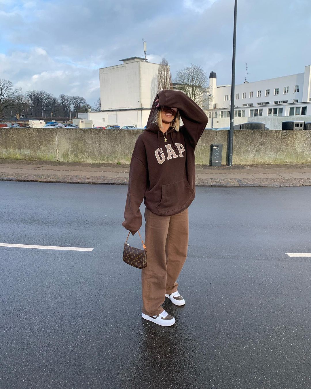 Brown shop gap hoodie