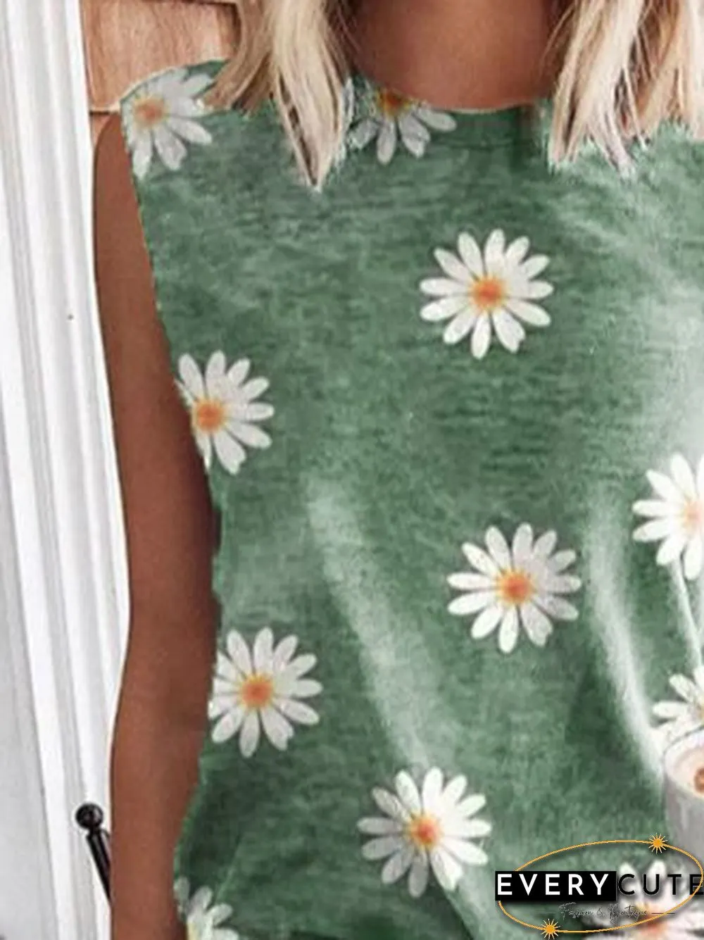 Sleeveless T-shirt with Daisy print round neck