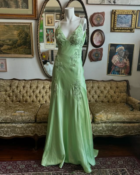 Green V-neck exquisite embroidery long satin ball gown evening dress