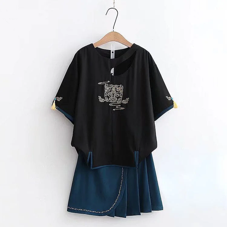 Vintage Embroidery Hollow Out T-Shirt Pleated Skirt Set ON22