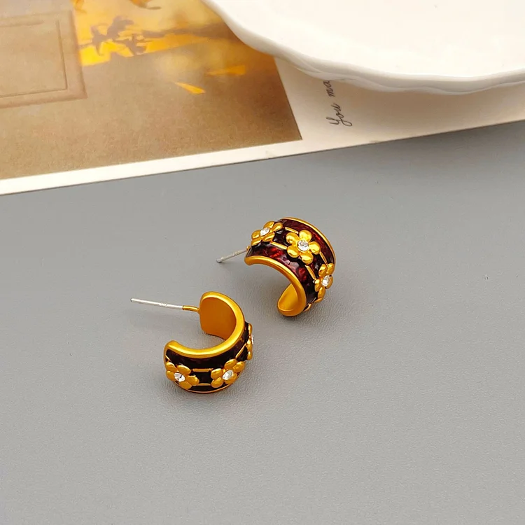 C-shaped small flower enamel earrings