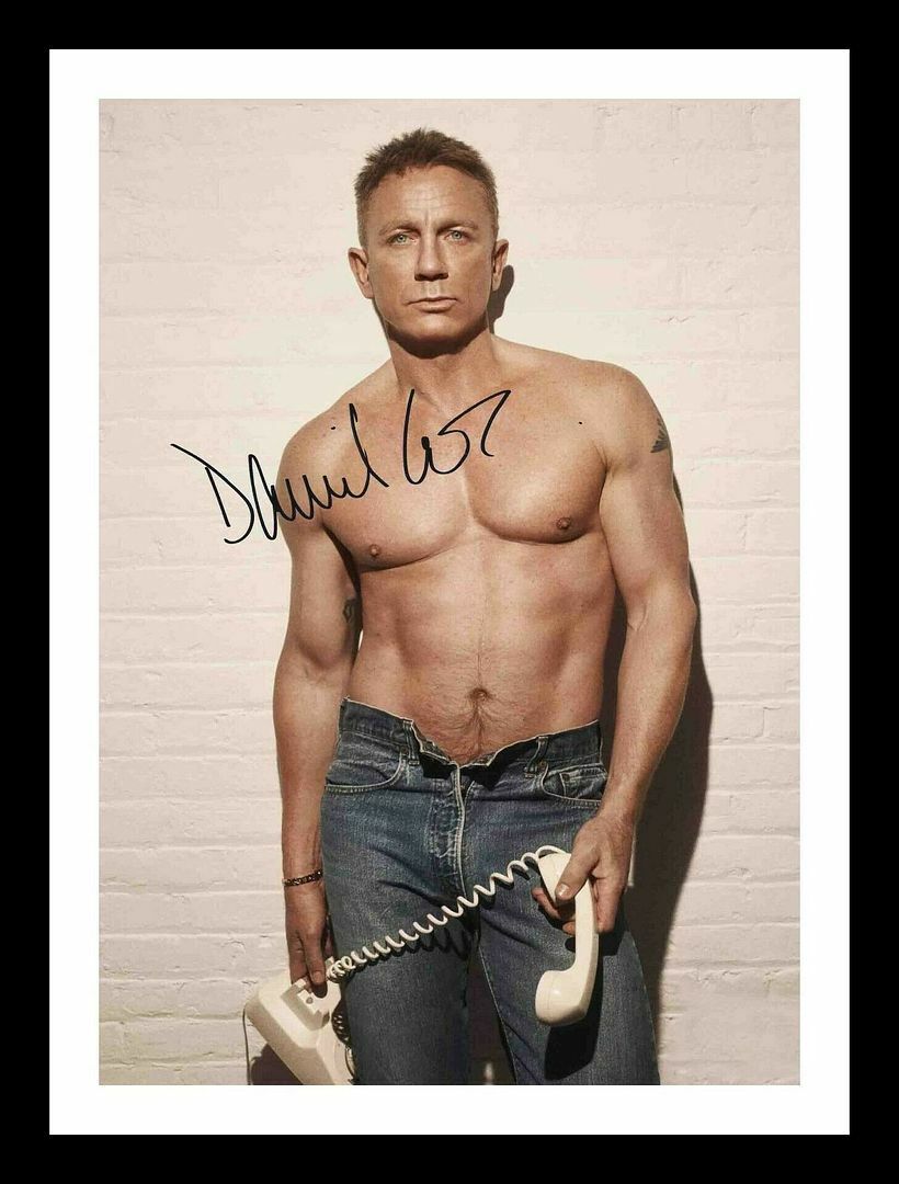 Daniel Craig Autograph Signed & Framed Photo Poster painting