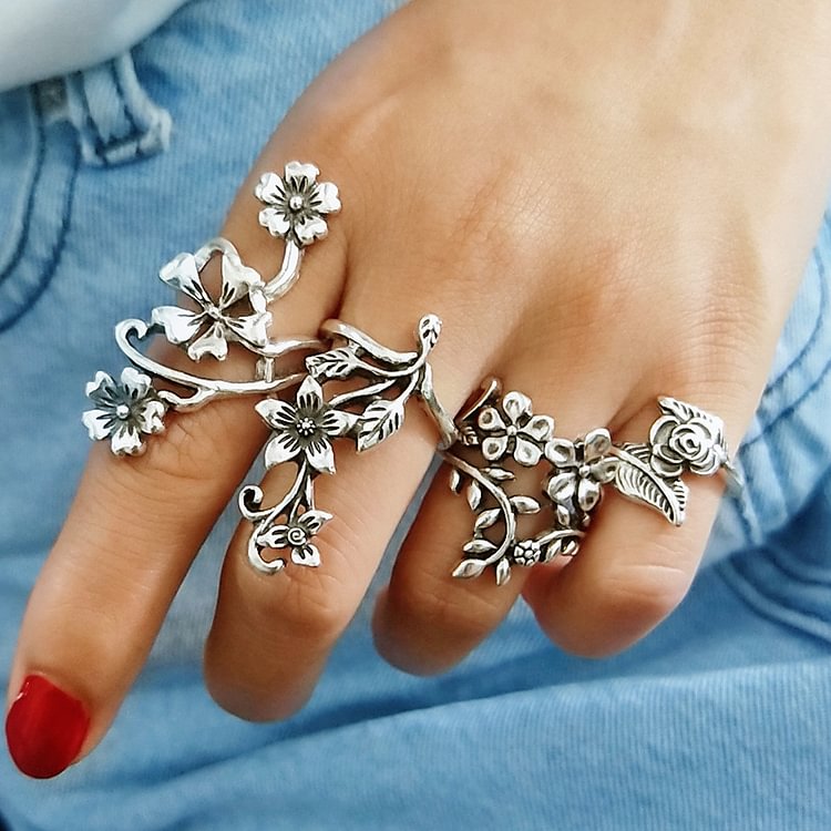 Cutout Flower Ring Set
