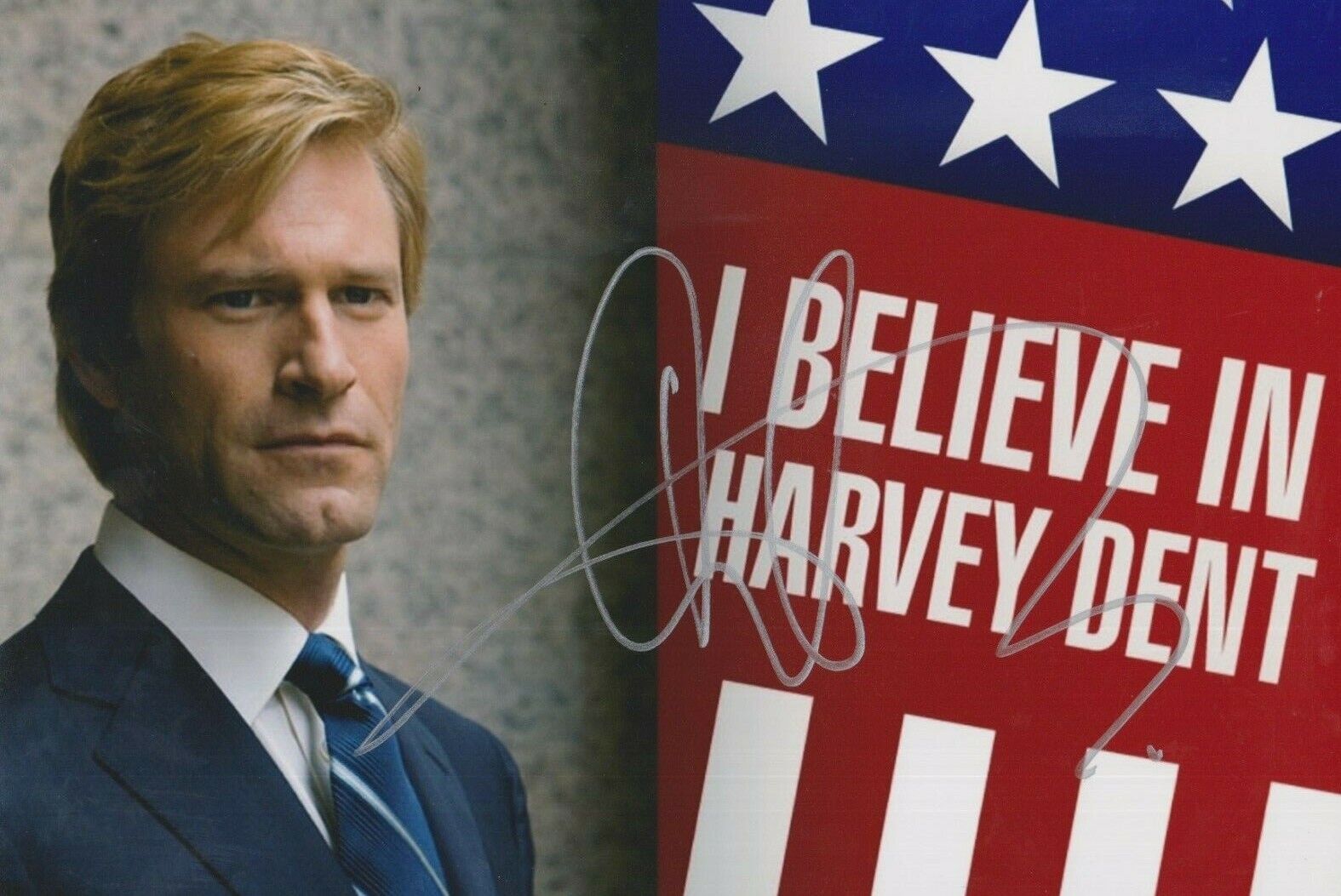 Aaron Eckhart *HAND SIGNED* 10x8 Photo Poster painting ~ AUTOGRAPHED ~ Batman Dark Knight