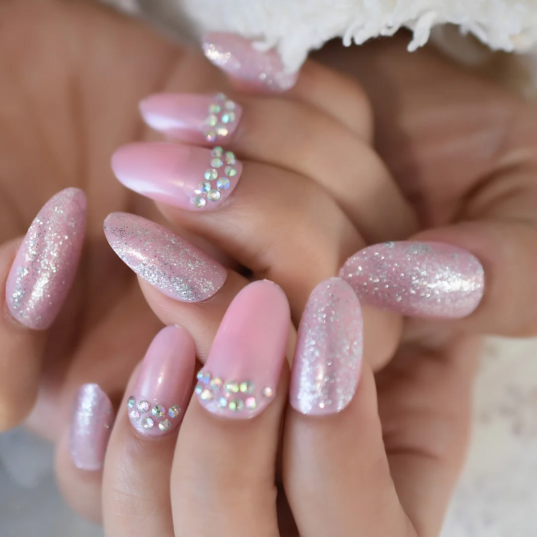 Holographic Silver Glitter Press On Nails Short Style Daily Wear Nude Pink Lady False Nails Oval Shape Nail Art Tips 515-Nail Inspo