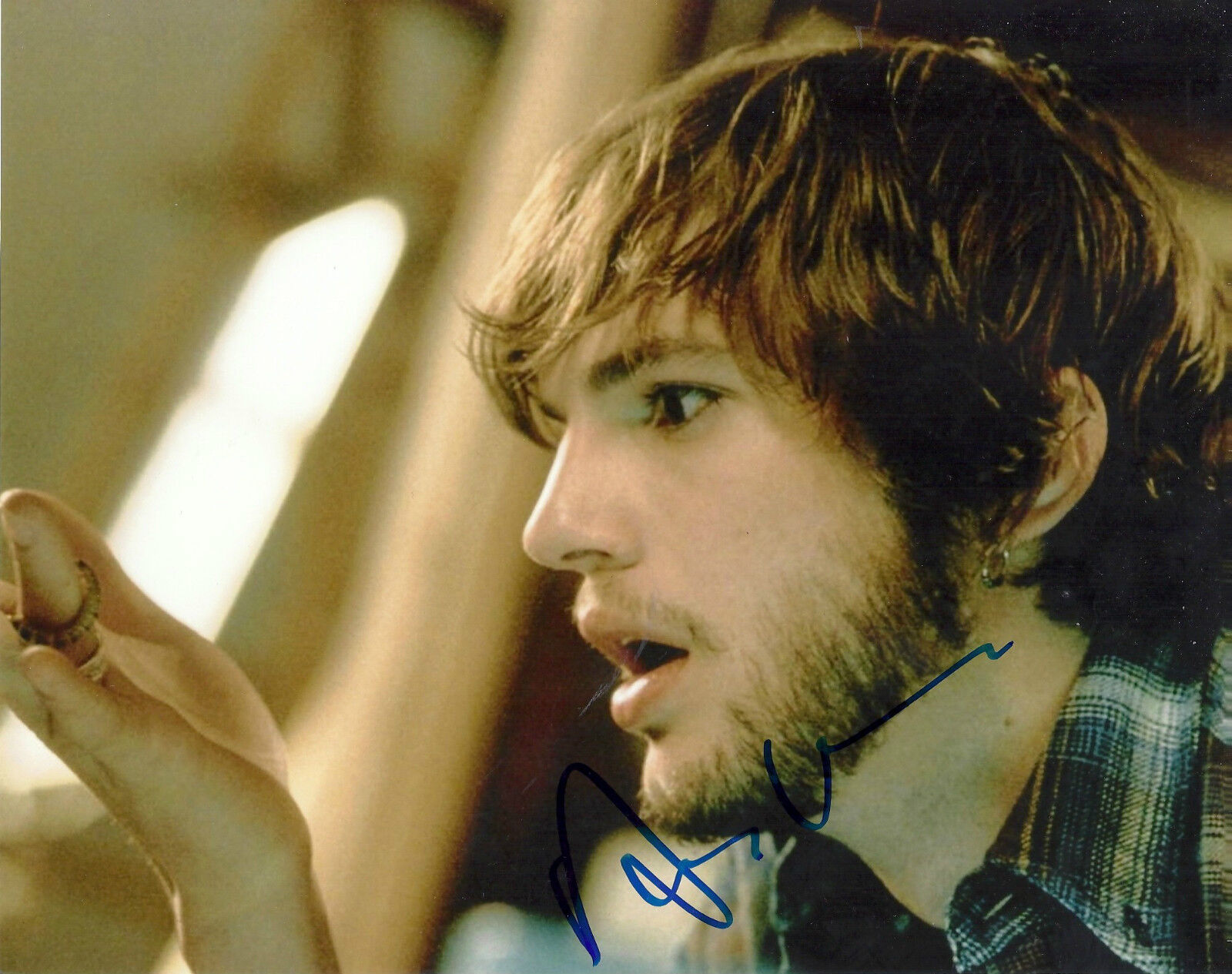 ASHTON KUTCHER ' THE BUTTERFLY EFFECT' PUNK'D SIGNED 8X10 PICTURE *COA