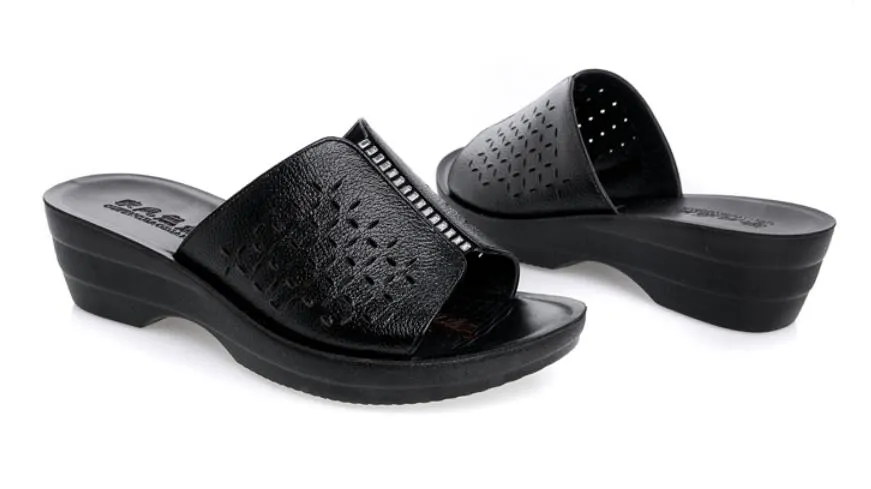 2022 Summer New Women Shoes Fashion Genuine Leather Shoes Woman Slope Slippers Non-Slip Comfortable Mother Slippers W405