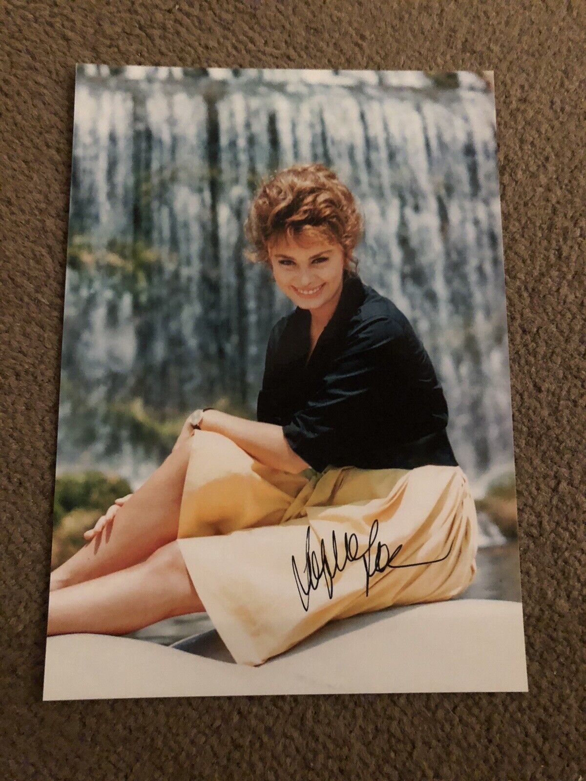 SOPHIA LOREN (ACTRESS) PRESIGNED Photo Poster painting- 7x5”