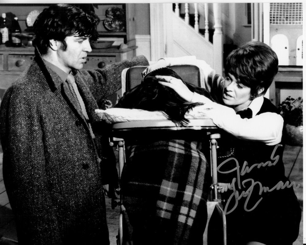 JANET SUZMAN hand-signed A DAY IN DEATH OF JOE EGG 8x10 authentic w/ UACC RD COA