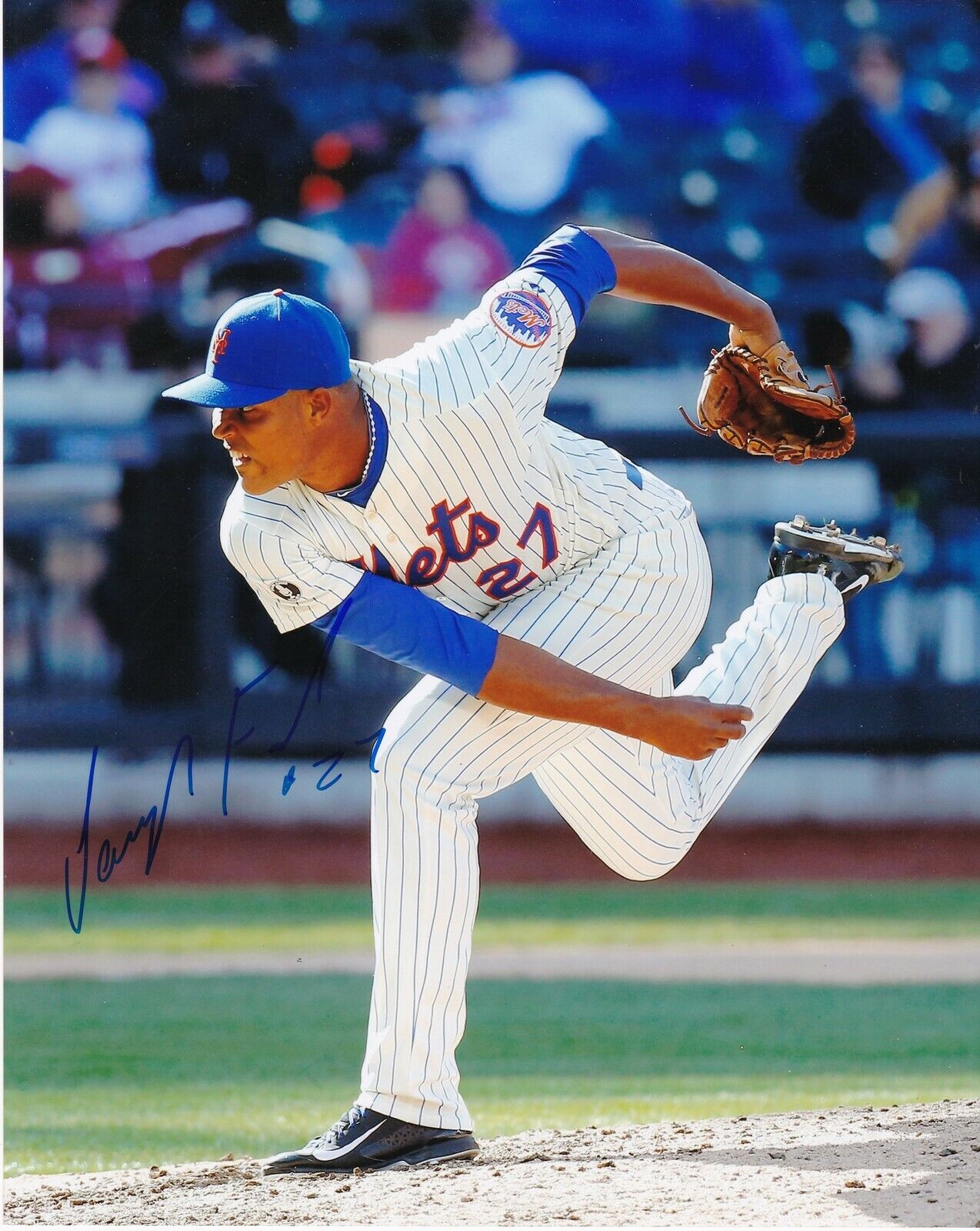 JEURYS FAMILIA NEW YORK METS ACTION SIGNED 8x10