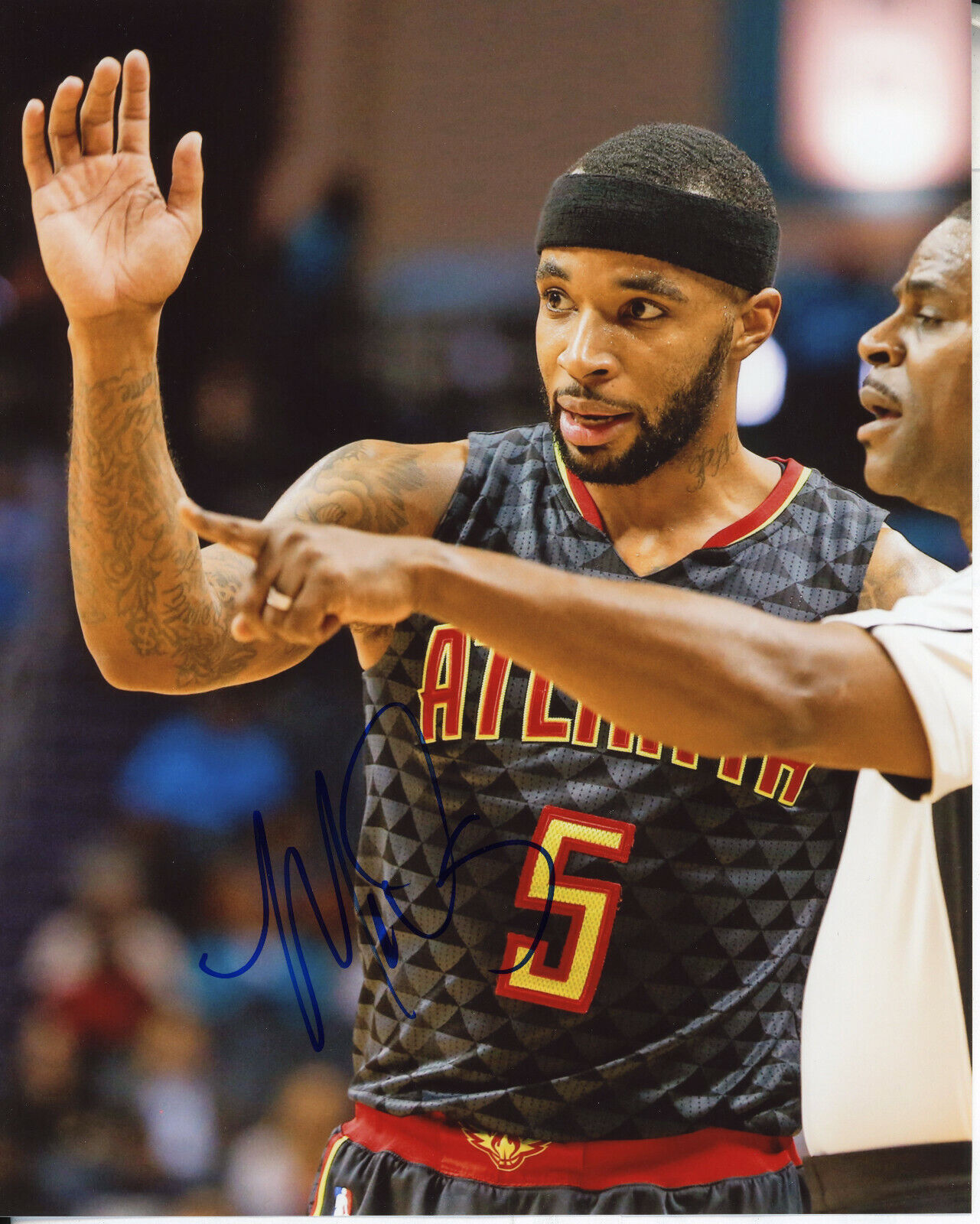 Malcolm Delaney Autographed 8x10 Atlanta Hawks#S1506