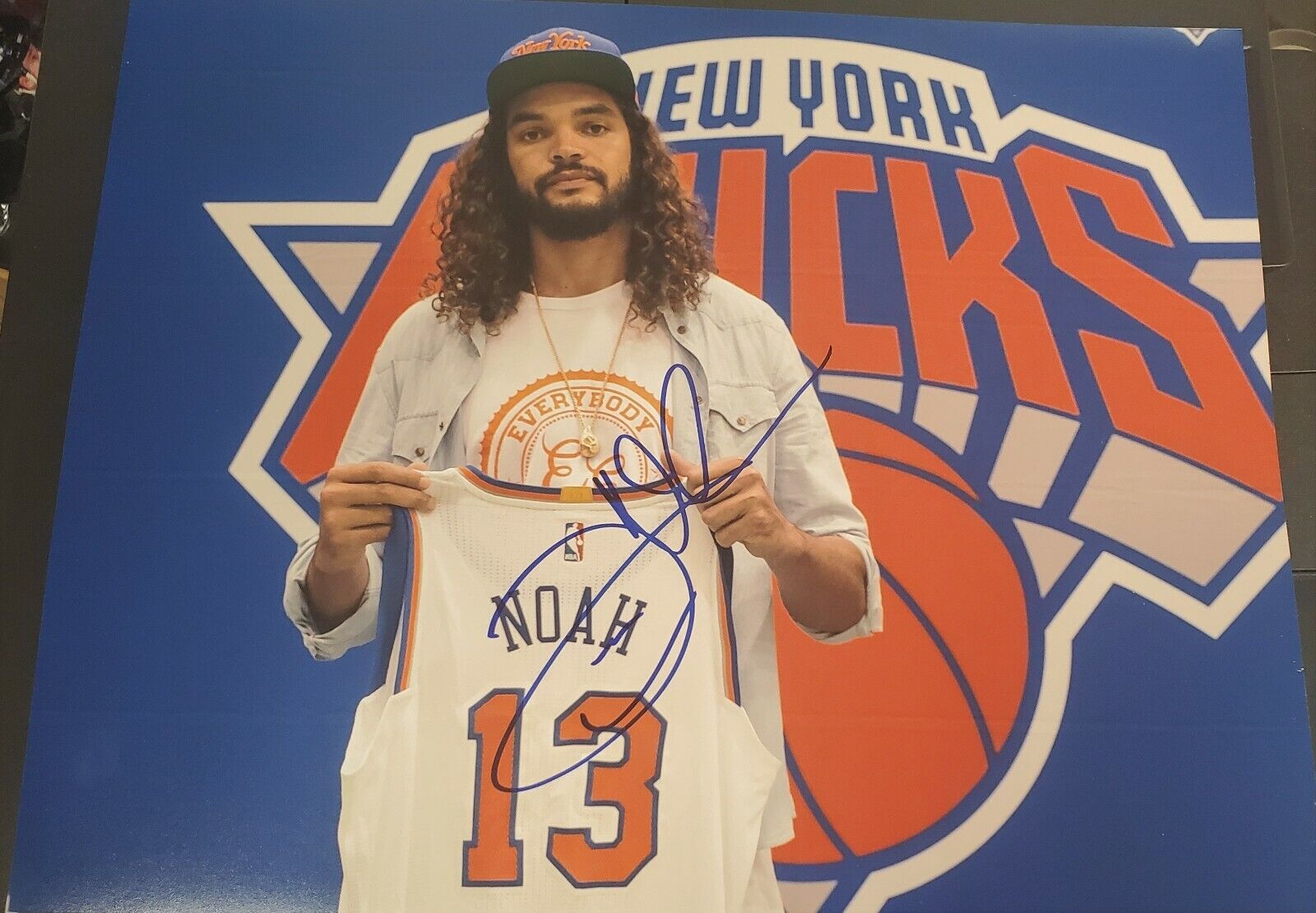 Autographed 11x14 JOAKIM NOAH New York Knicks Photo Poster painting - w/COA