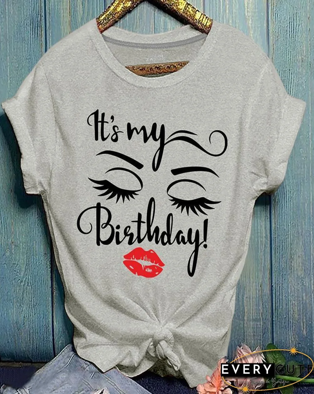 Letter / Lip / Eyelash Print Casual T-shirt P13187