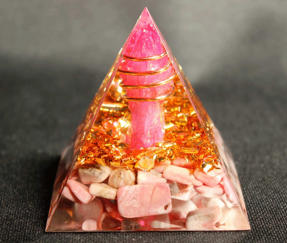 

Orgone Pyramid Chakra - Rose quartz, 501 Original