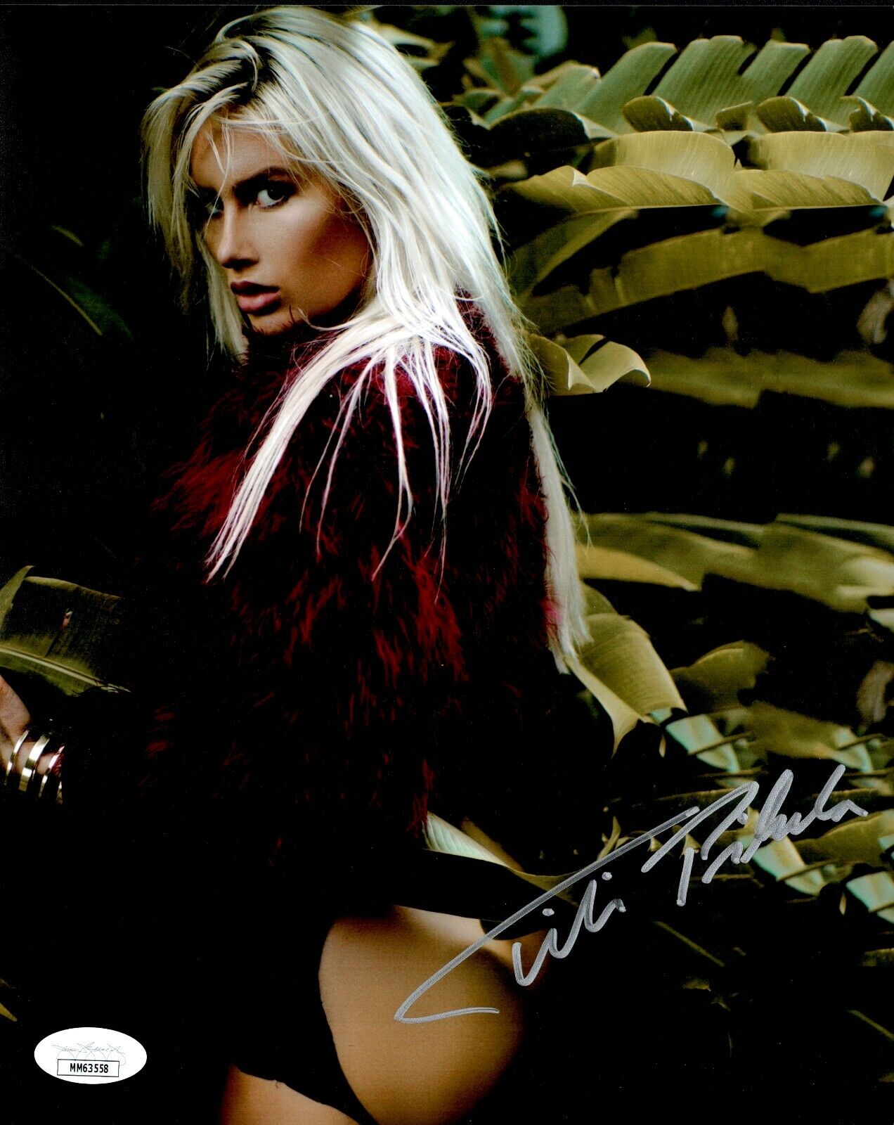 TITI PIKULA Hand Signed SEXY Model 8x10 Photo Poster painting IN PERSON Autograph JSA COA Cert