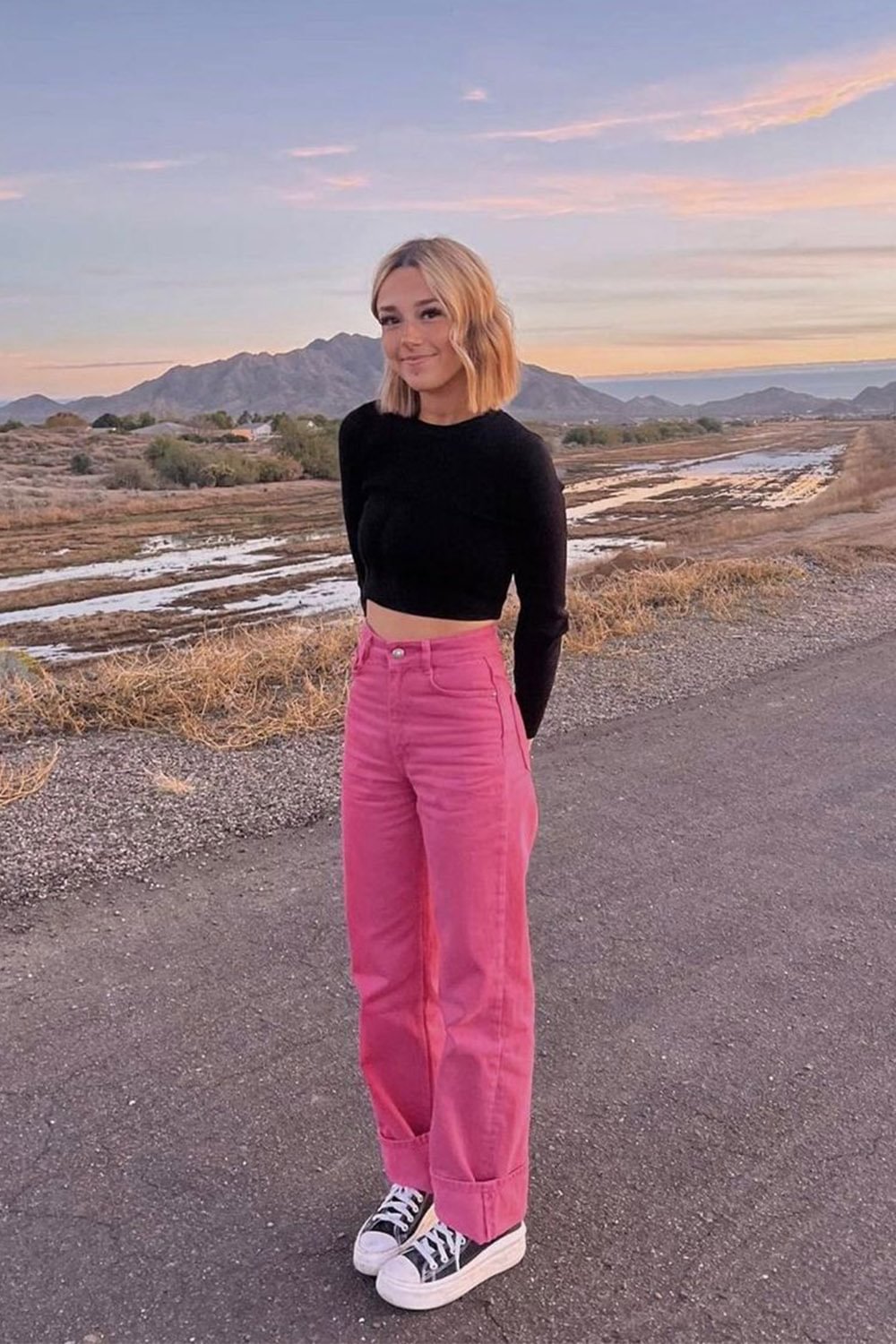 pink jeans_streetwear fashion_street fashion_cute outfits_preppy style_indie outfits_indie style
