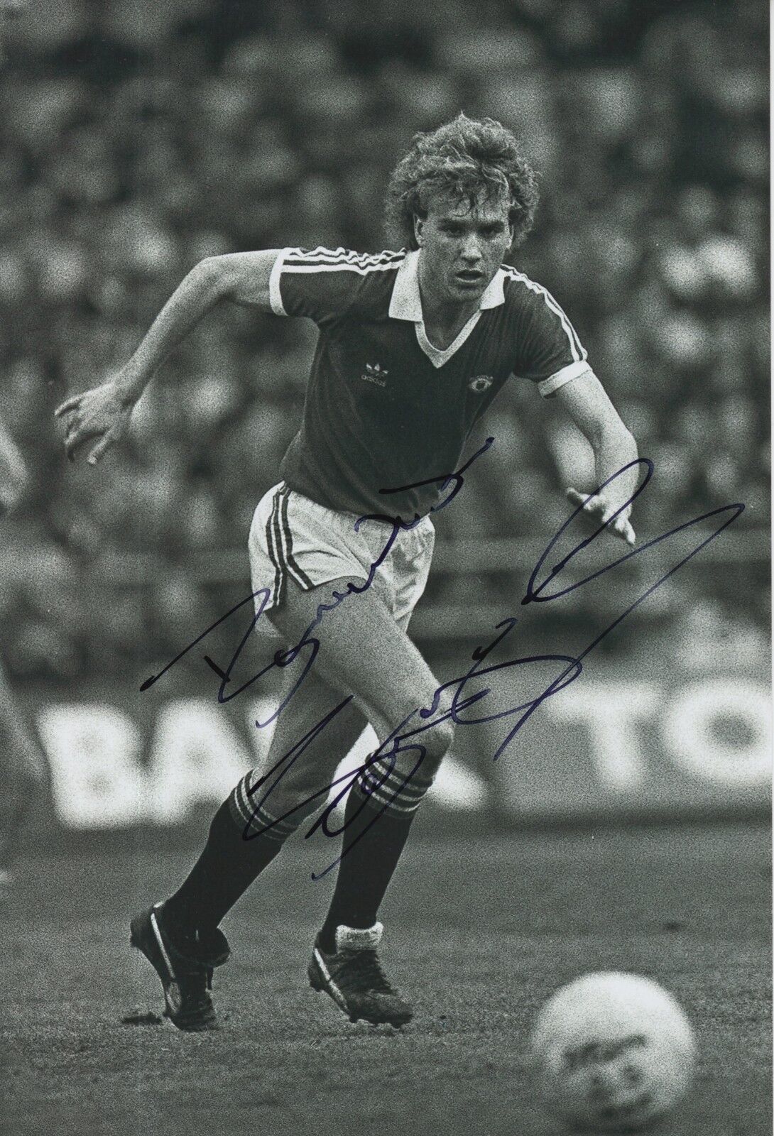 Scott McGarvey Hand Signed Manchester United 12x8 Photo Poster painting.