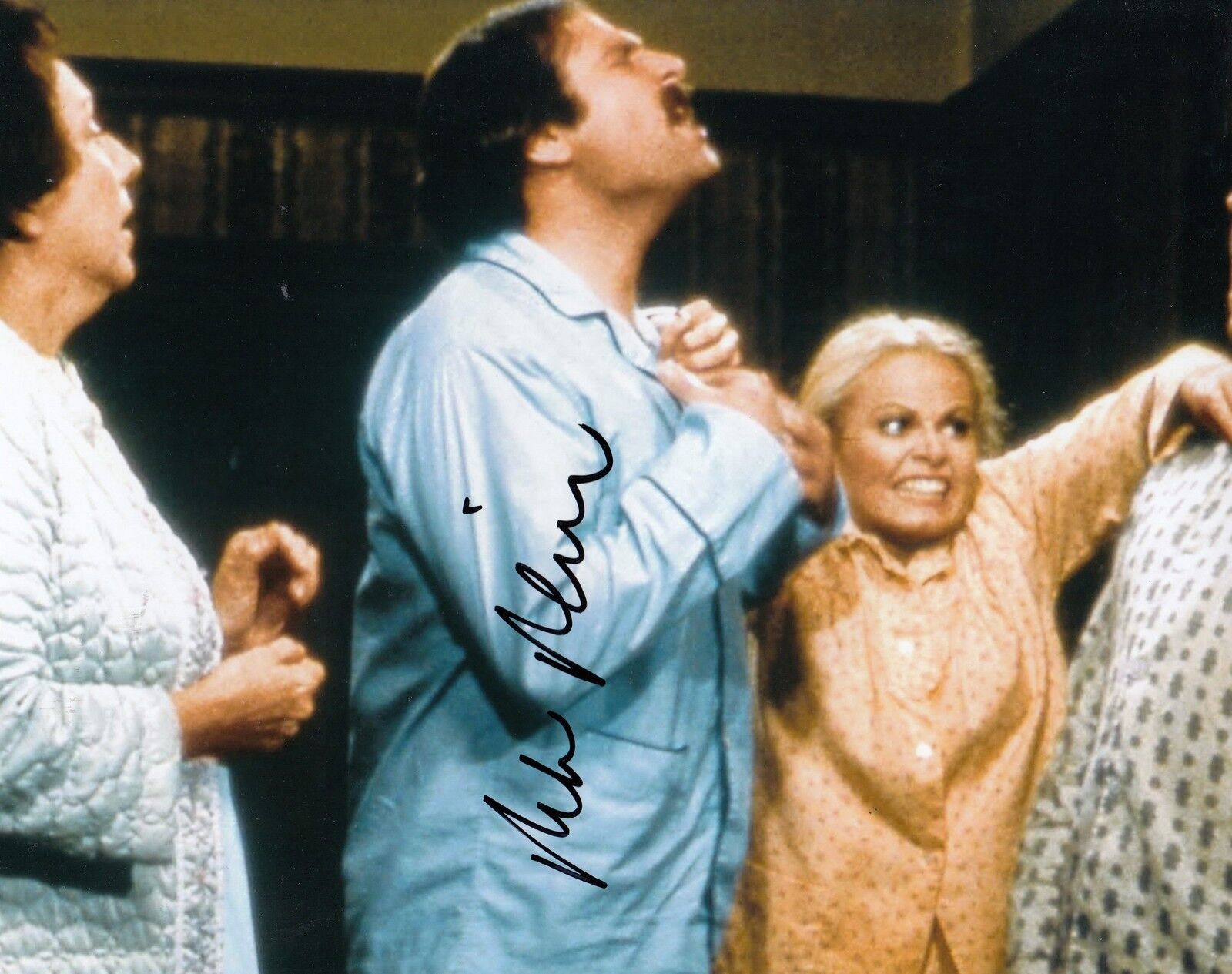 ROB REINER signed (ALL IN THE FAMILY) 8X10 W/COA *Michael 'Meathead' Stivic* #1