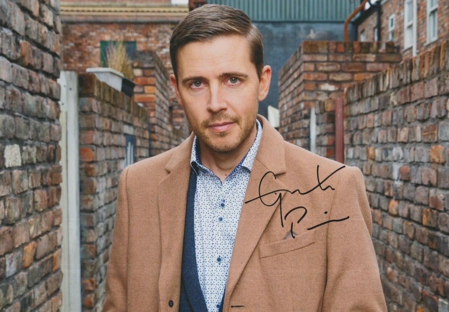 Gareth Pierce **HAND SIGNED** 8x12 Photo Poster painting ~ AUTOGRAPHED ~ Coronation Street