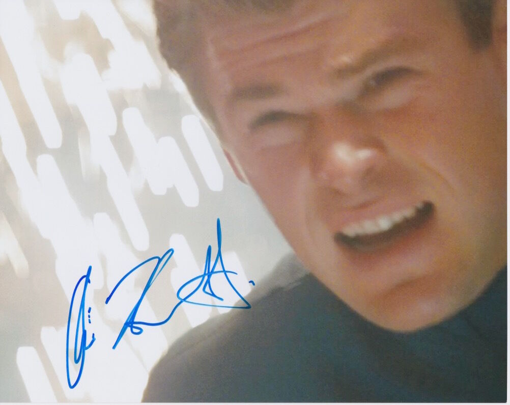 Chris Hemsworth (Star Trek) signed authentic 8x10 Photo Poster painting COA