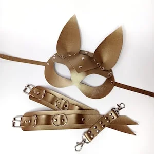 pornhint Pornhint Set with handcuffs and Bunny mask.
