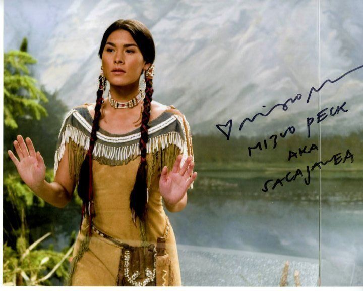 MIZUO PECK signed autographed NIGHT AT THE MUSEUM SACAJAWEA Photo Poster painting