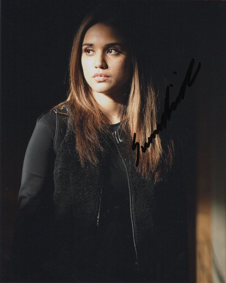 Summer Bishil Magicians Autographed Signed 8x10 Photo Poster painting #1