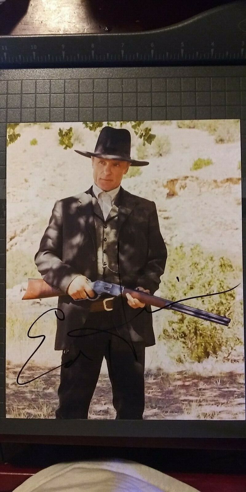 Ed Harris signed 8x10