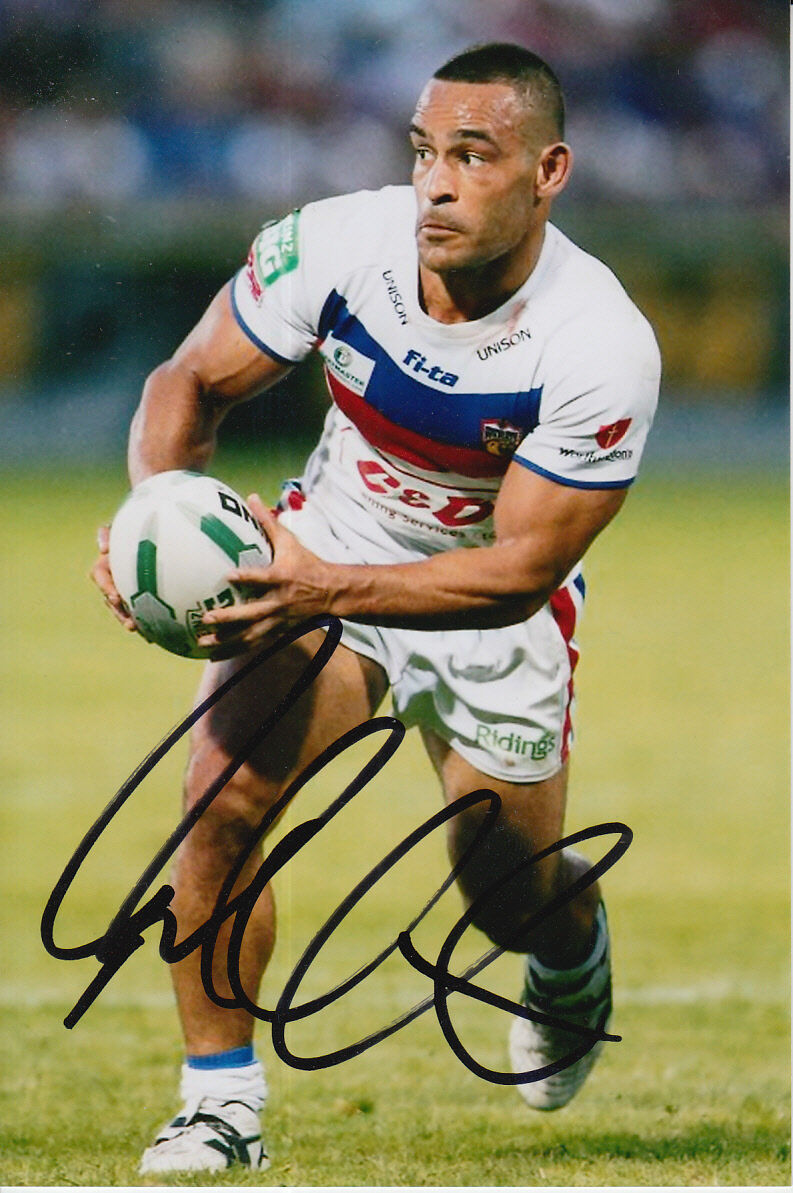 WAKEFIELD TRINITY WILDCATS HAND SIGNED PAUL AITON 6X4 Photo Poster painting 1.