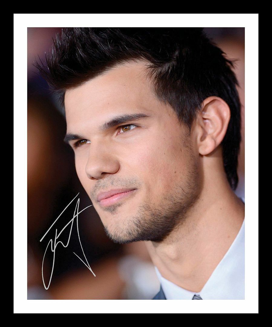 Taylor Lautner Autograph Signed & Framed Photo Poster painting