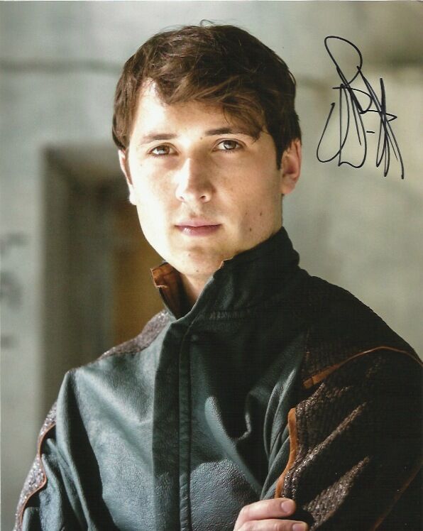 Ben Lloyd Hughes Divergent Autographed Signed 8x10 Photo Poster painting COA