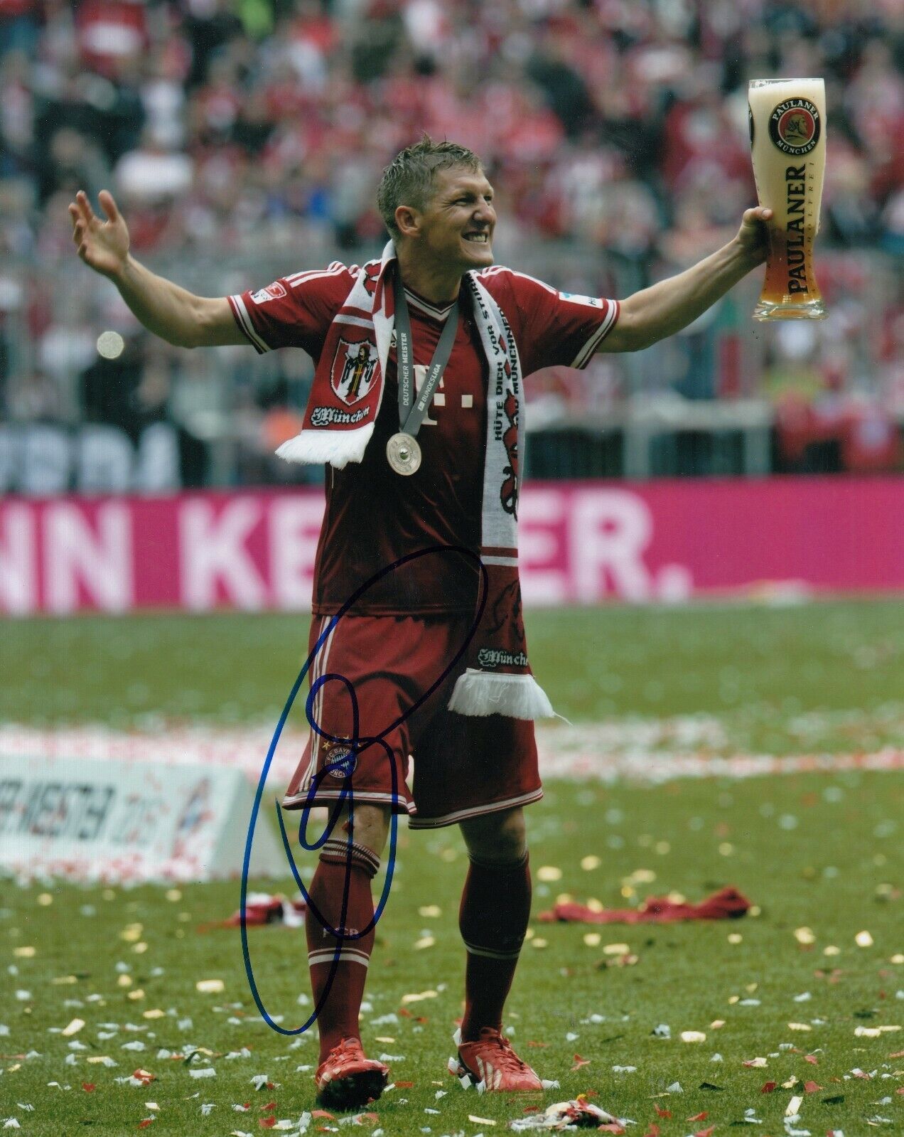 BASTIAN SCHWEINSTEIGER signed (BAYERN MUNICH) GERMANY SOCCER 8X10 Photo Poster painting W/COA BS