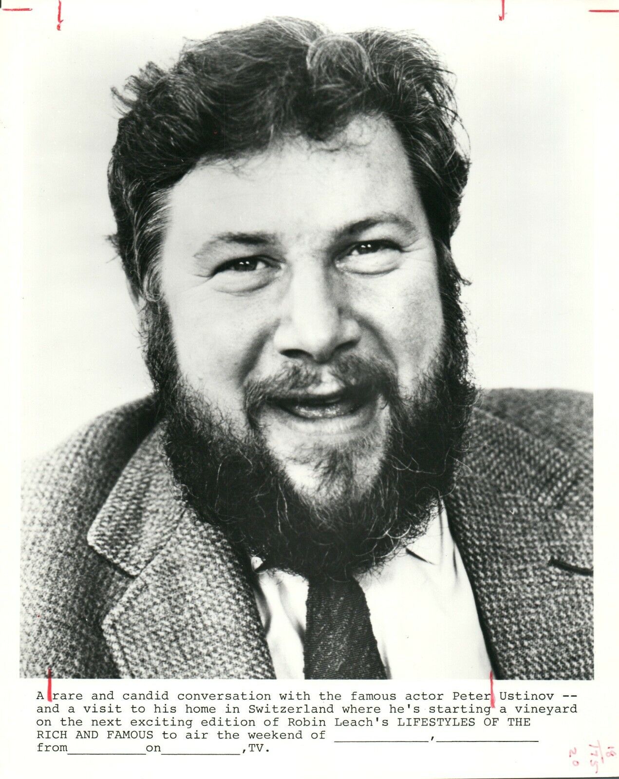 PETER USTINOV Actor 8x10 Press News Photo Poster painting 1984 Lifestyles of Rich and Famous