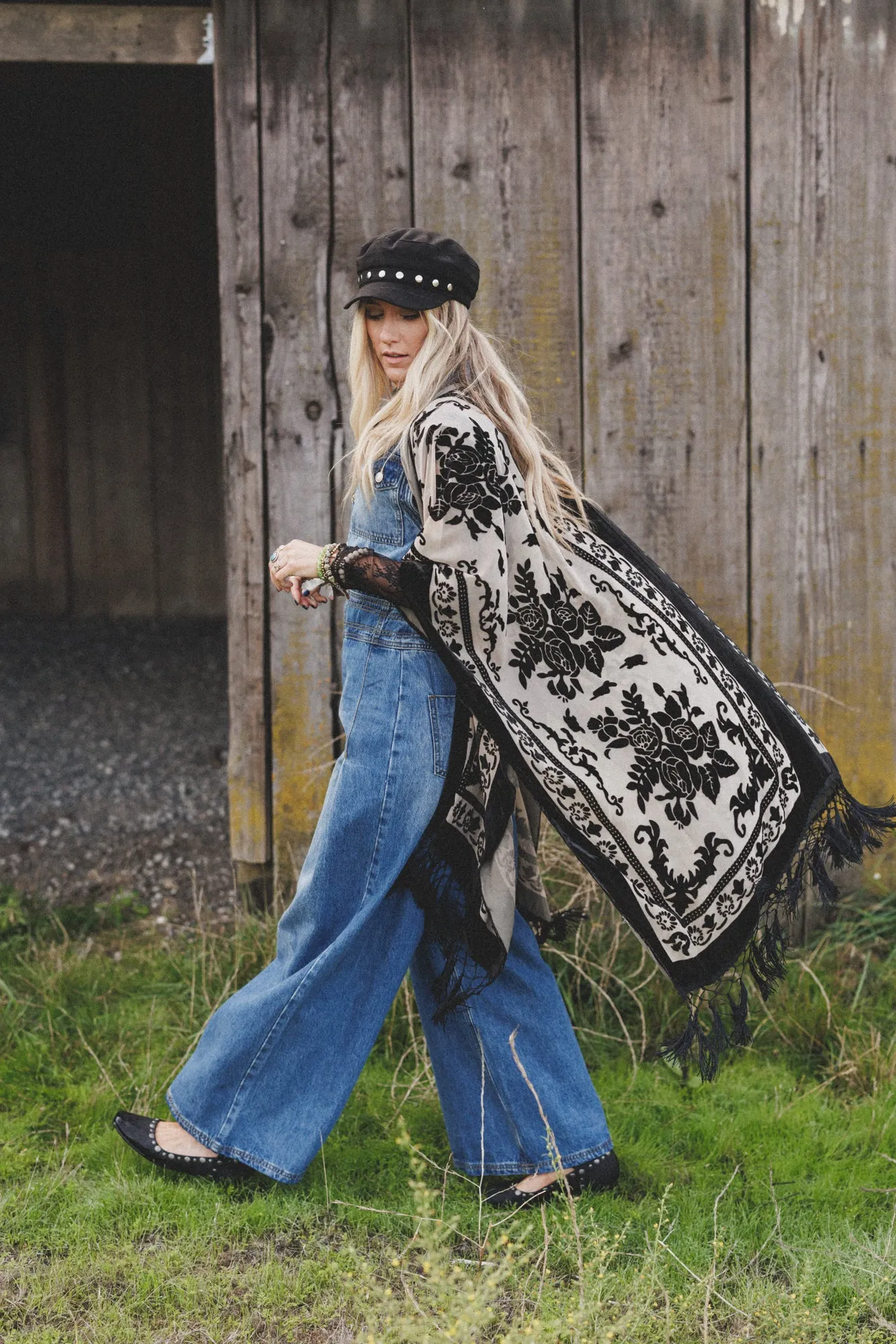 Crushin' On You Velvet Kimono - Black