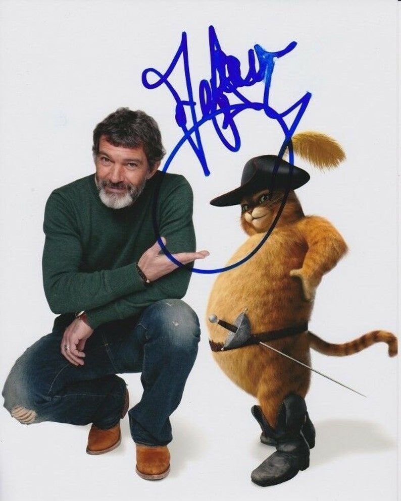 Antonio banderas signed autographed puss in boots 8x10 Photo Poster painting