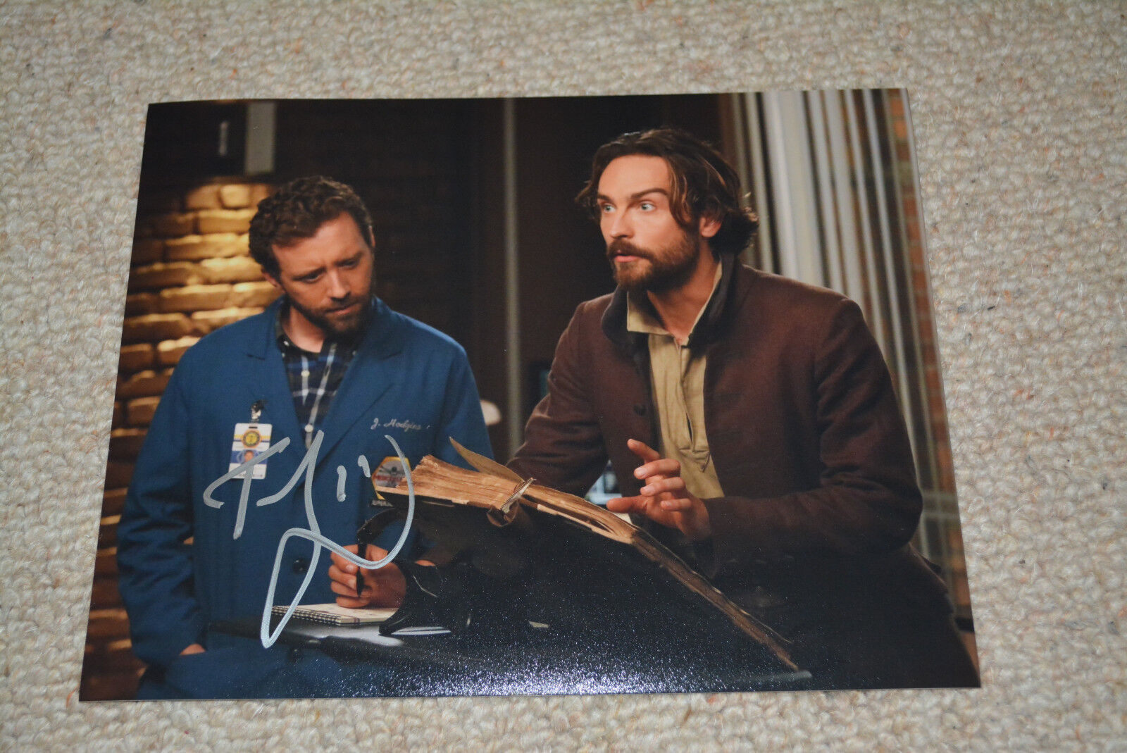 TJ THYNE signed autograph In Person 8x10 (20x25 cm) BONES