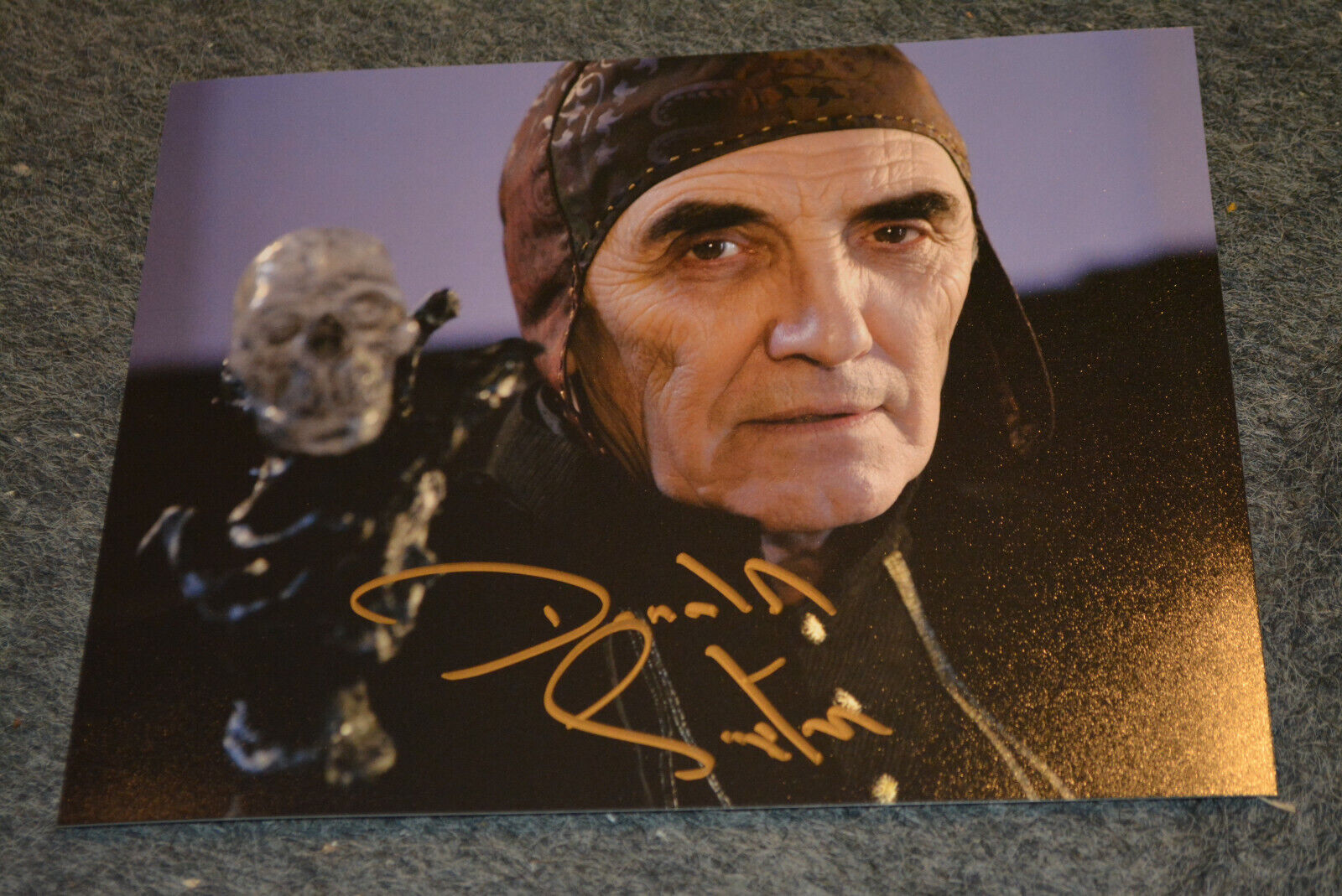 DONALD SUMPTER signed autograph In Person 8x10 (20x25cm) MERLIN