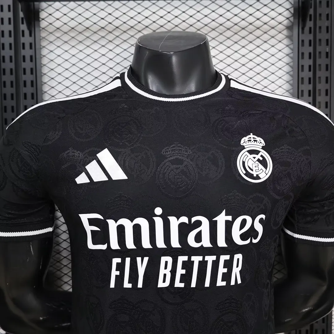 26/27 Real Madrid Black Player Version Football T-Shirt Thai Quality