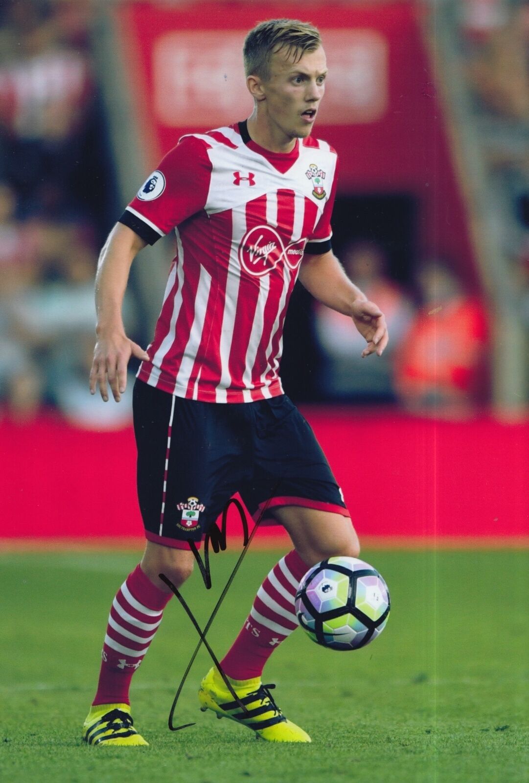 SOUTHAMPTON HAND SIGNED JAMES WARD-PROWSE 12X8 Photo Poster painting.