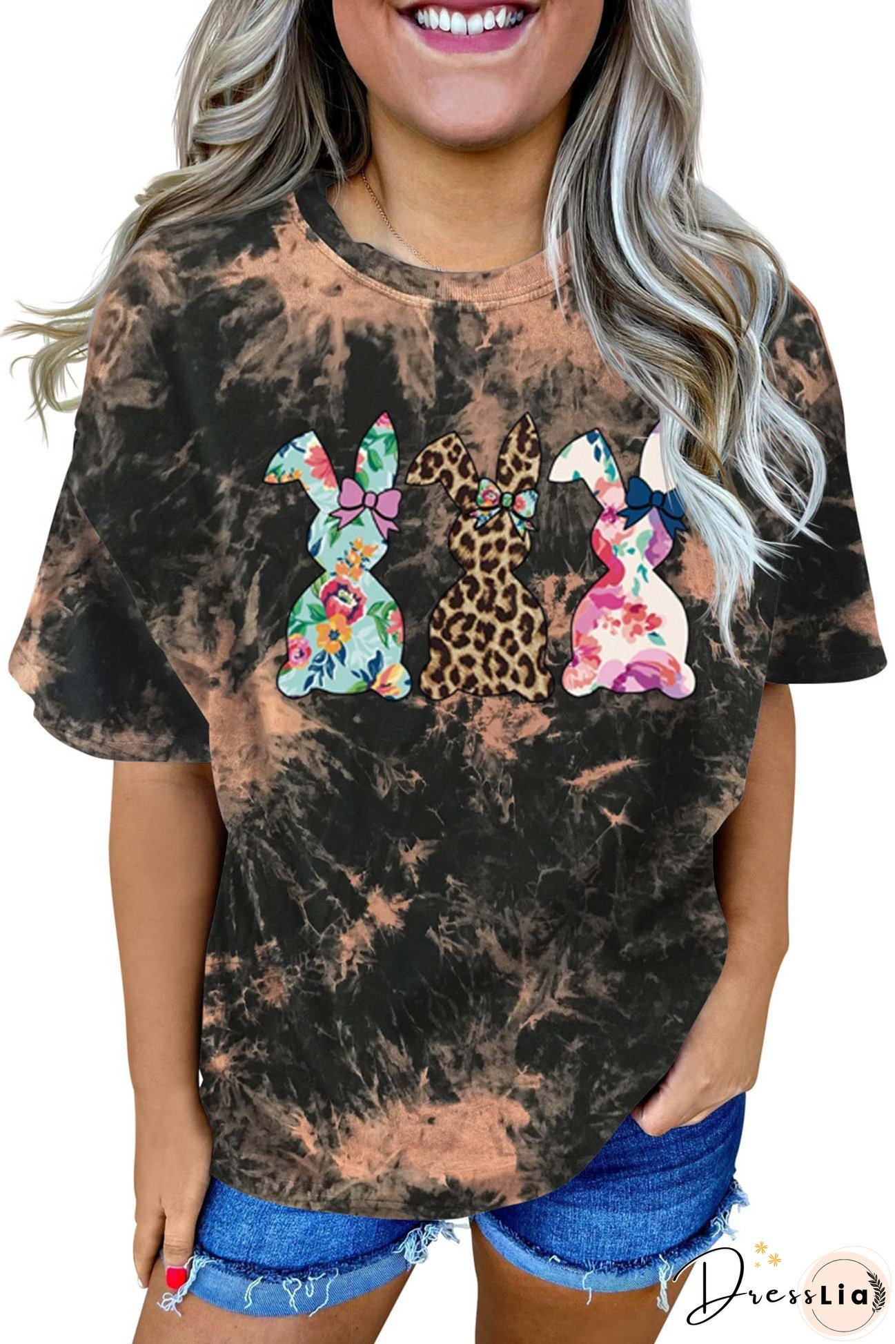 Tie-dyed Rabbit Graphic T-shirt