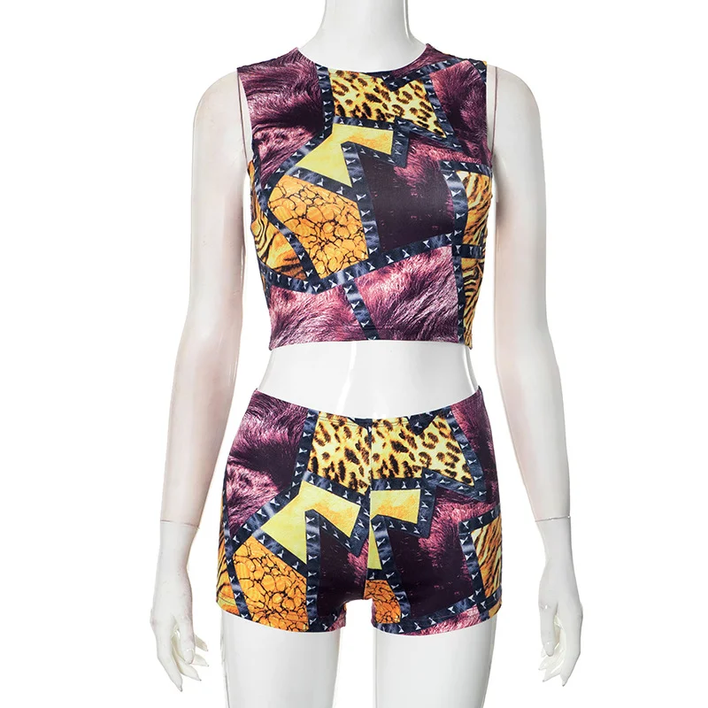 Uveng Uveng Women's Autumn And Winter Leopard Print Sleeveless Vest Shorts Open-Umbilly Shorts Set