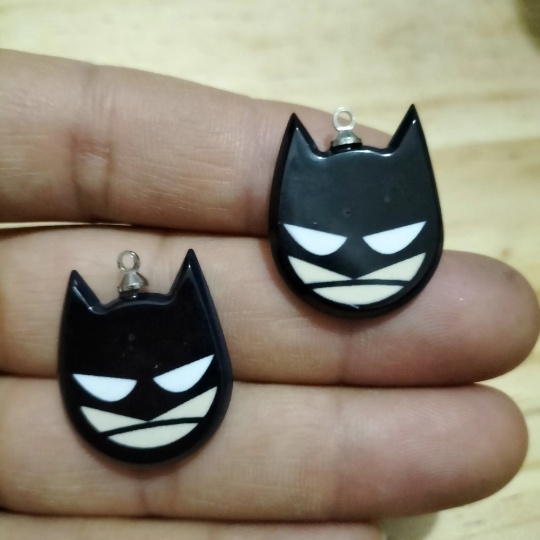 10 pcs Resin Bat Mask Charm Halloween Skull Evil Heart Charms Pendant for DIY Earring Keychain Pendant Jewelry Making Accessories